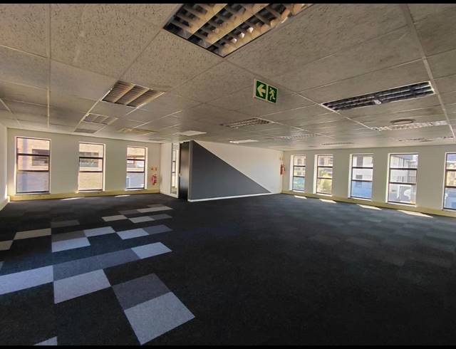277M² OFFICE TO LET IN HURLINGHAM